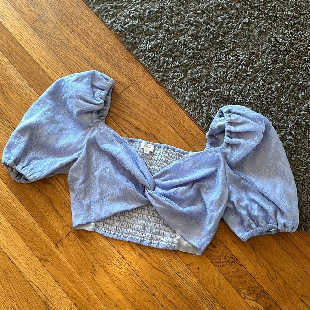 Song of Style Baby Blue Wrap Crop Blouse Putt Sleeve Size Large